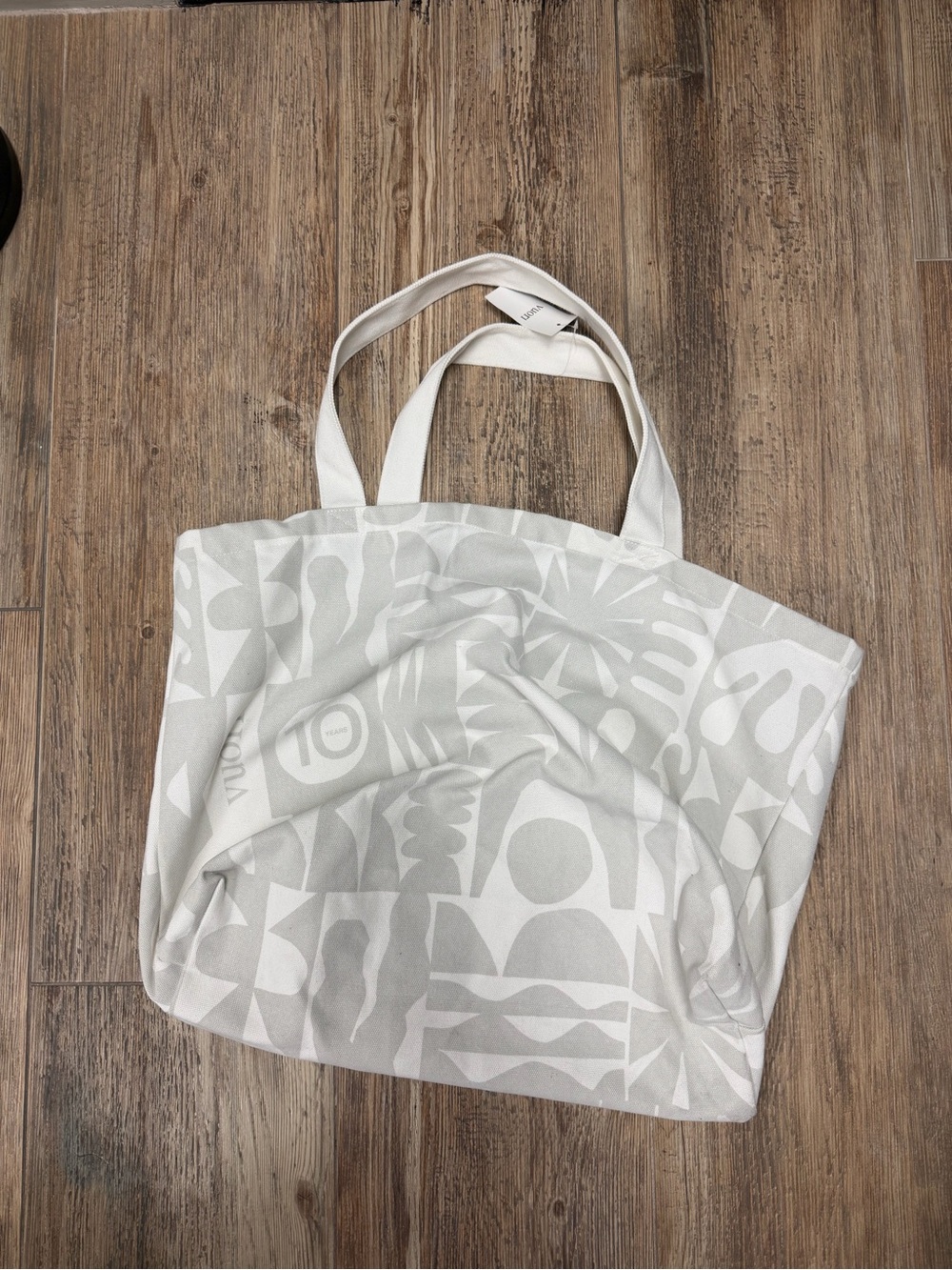 Vuori White and Light Gray Graphic Tote
